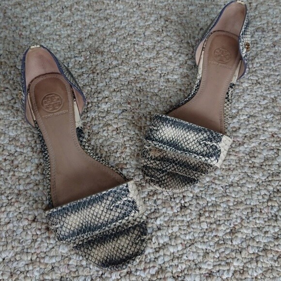 Tory Burch Savannah Snakeskin Print Flat Sandals size 7M